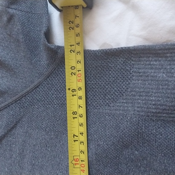 Lululemon Men's Shortsleeve Shirt Metal dark gray logo - Picture 11 of 12